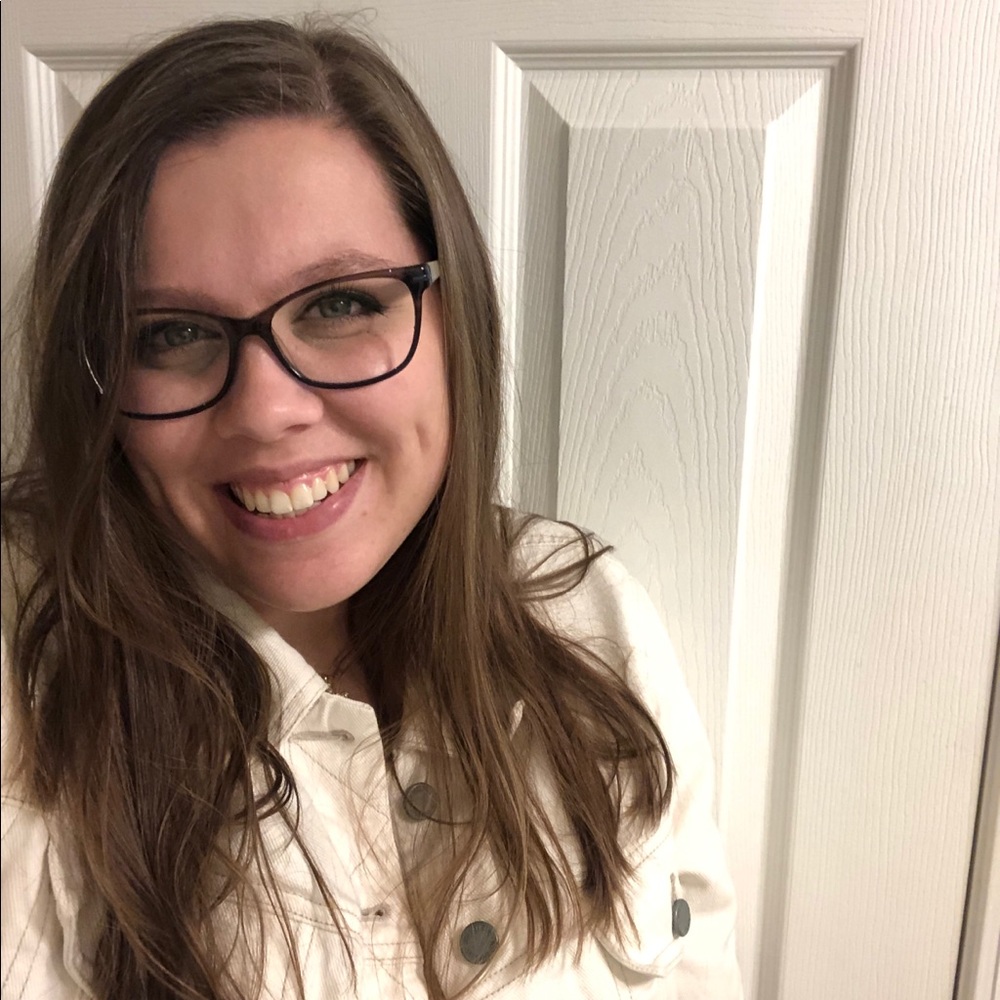 Meet your Posher, Kayla